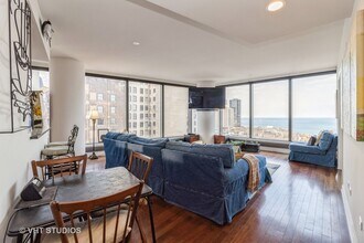 60 E Monroe St in Chicago, IL - Building Photo - Building Photo
