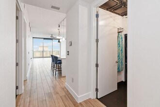 150 E Robinson St in Orlando, FL - Building Photo - Building Photo