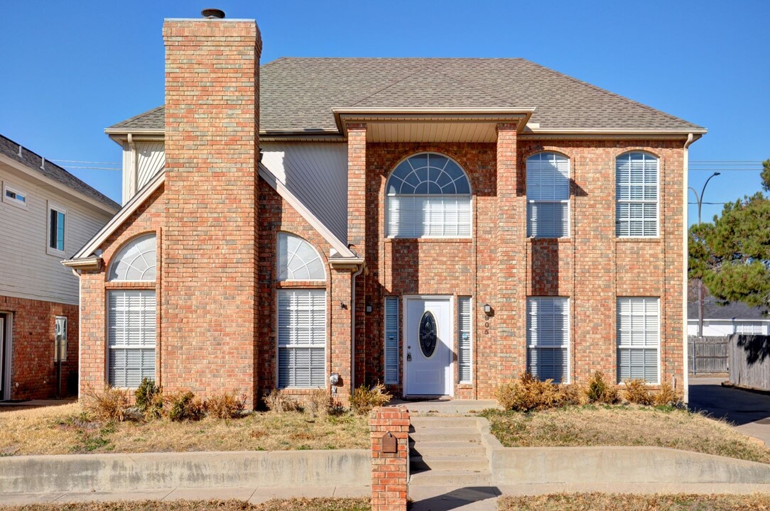 905 Greenridge Dr in Arlington, TX - Building Photo