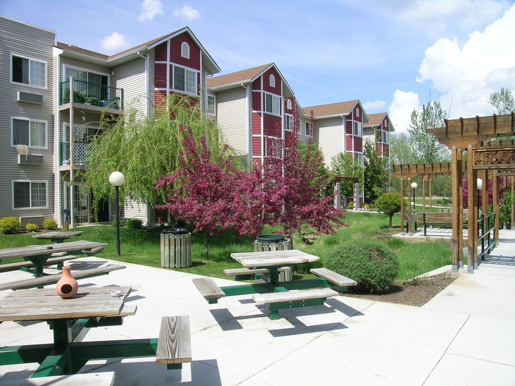 Mallard Pointe Senior Living (55+) Garden City, ID Apartments