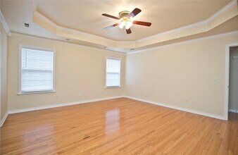 402 NE Shasta Ct in Bentonville, AR - Foto de edificio - Building Photo