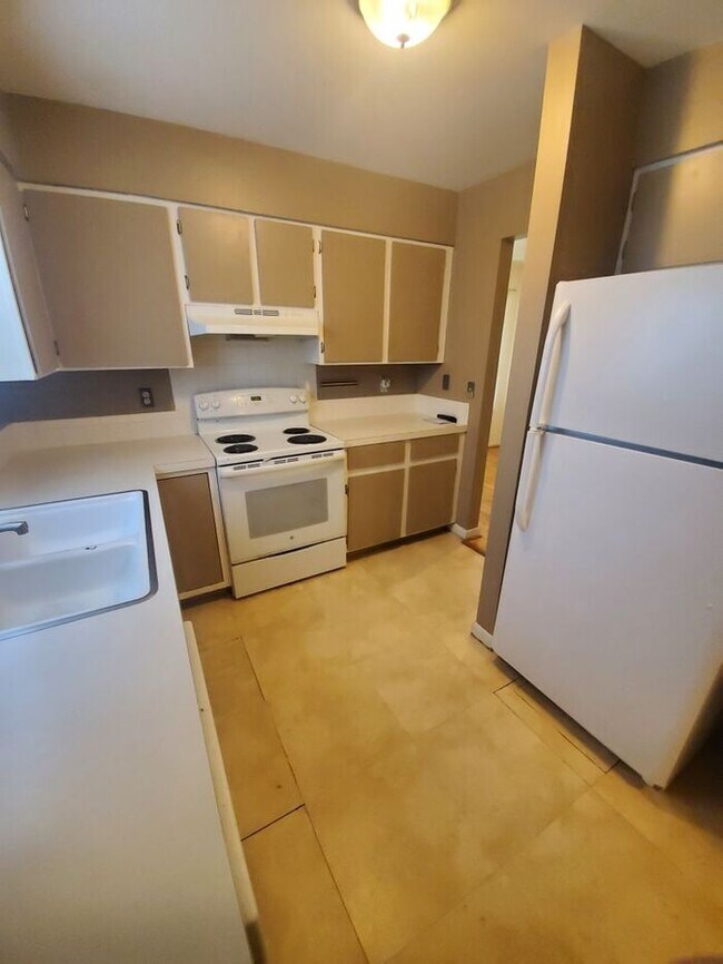 1300 W Stuart St-Unit -APT 18 in Fort Collins, CO - Building Photo - Building Photo