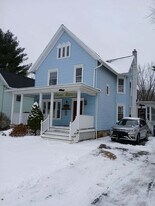 4218 Ridge Rd, Unit B in Williamson, NY - Building Photo