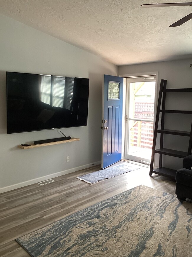 250 SW 30th St in Newport, OR - Building Photo - Building Photo