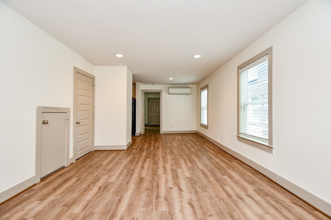 1009 Enid St in Houston, TX - Building Photo