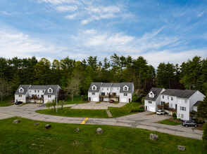 Fieldstone in Newmarket, NH - Building Photo - Building Photo