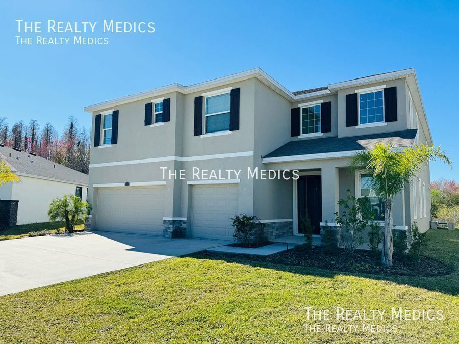 1381 Bering Rd in Wesley Chapel, FL - Foto de edificio