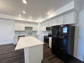 811 E 98th Ave in Thornton, CO - Building Photo - Building Photo