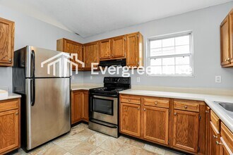 2013 Monarch Dr in Middletown, OH - Building Photo - Building Photo