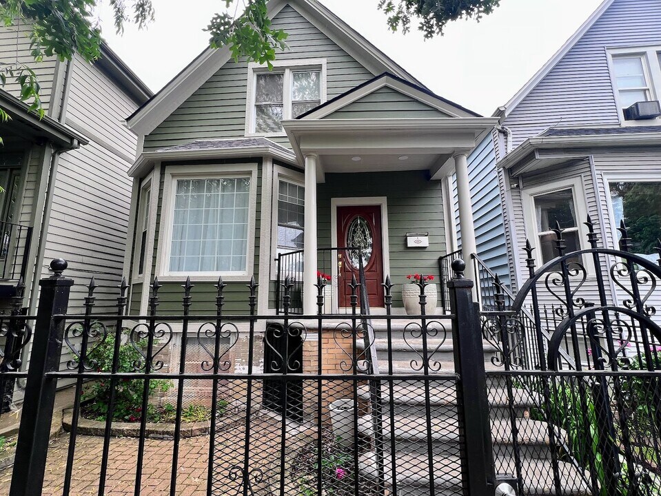 2936 N Dawson Ave in Chicago, IL - Building Photo