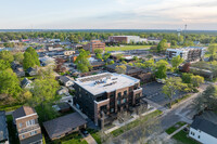 1310 E Samuel Ave in Peoria Heights, IL - Foto de edificio - Building Photo