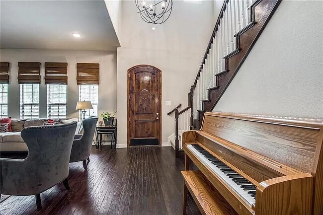 6710 Estrella in Irving, TX - Building Photo - Building Photo