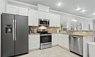 1584 N Leverett Ave-Unit -1584 N. Leverett Avenue in Fayetteville, AR - Building Photo - Building Photo