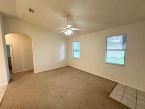 22 Farraday Ln in Palm Coast, FL - Foto de edificio - Building Photo