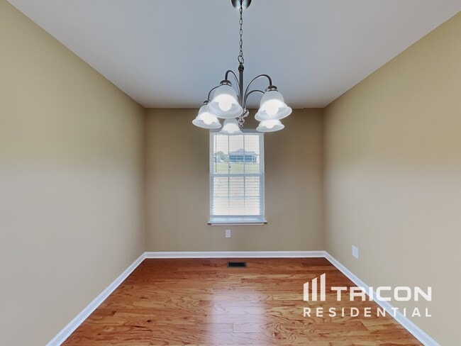 127 Diane Lp in White Bluff, TN - Building Photo - Building Photo