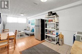 1508 Sandgate Crescent in Mississauga, ON - Building Photo - Building Photo