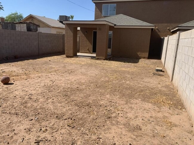 2511 E Pueblo Ave in Phoenix, AZ - Building Photo - Building Photo