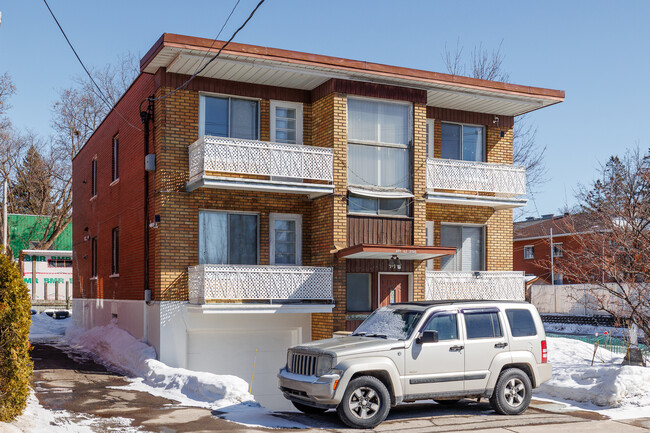 127 Laval Av in Laval, QC - Building Photo - Building Photo
