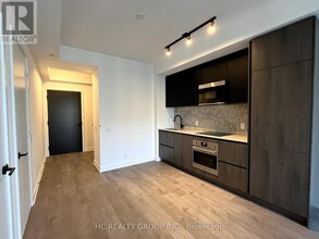 108-4108 Peter St in Toronto, ON - Building Photo - Building Photo