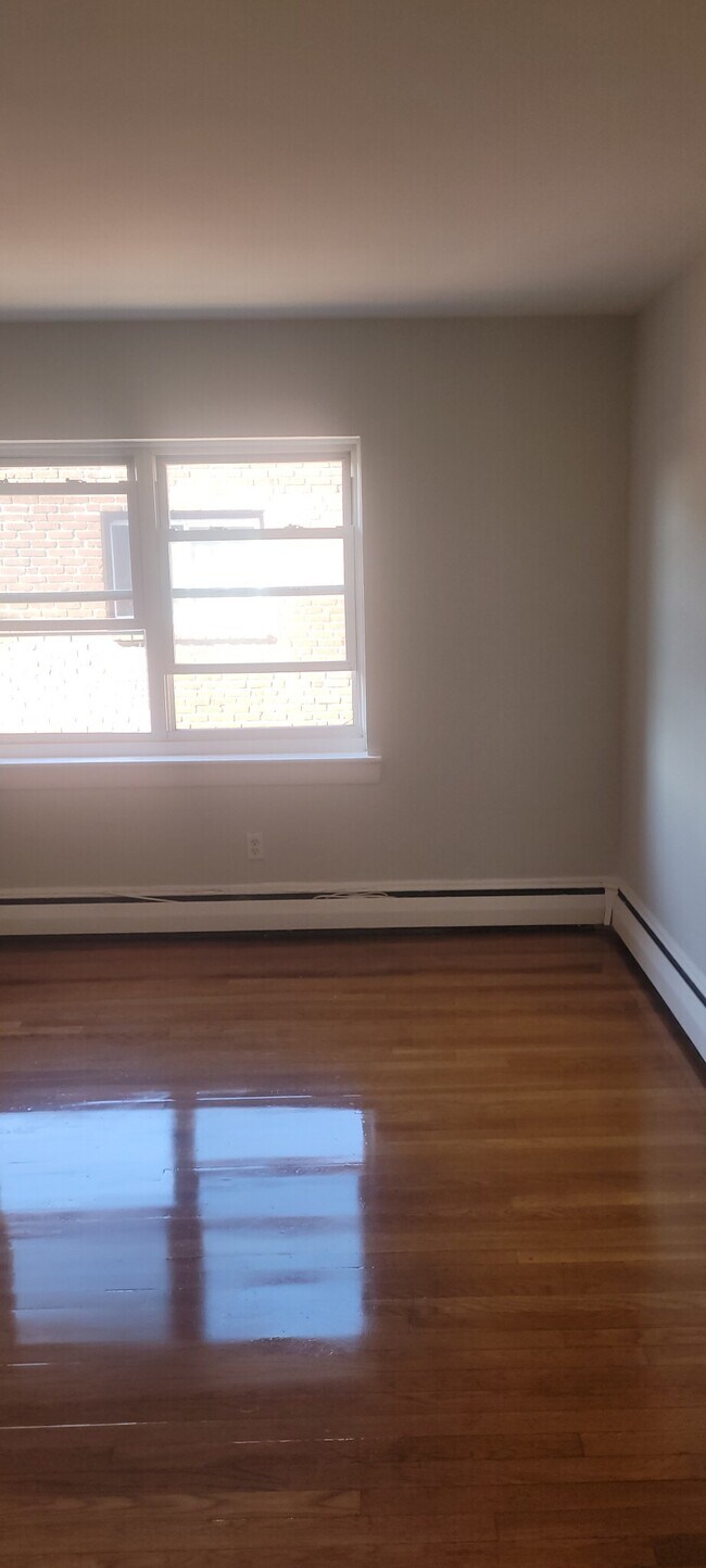 11 Centre St, Unit F in Cambridge, MA - Building Photo - Building Photo