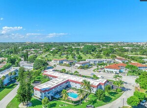 450 W Camino Real in Boca Raton, FL - Building Photo - Building Photo