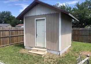 1442 Deville St in Wichita Falls, TX - Building Photo - Building Photo