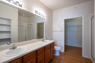 Cypress Creek at Wayside Drive Apartment Homes in Houston, TX - Building Photo - Interior Photo