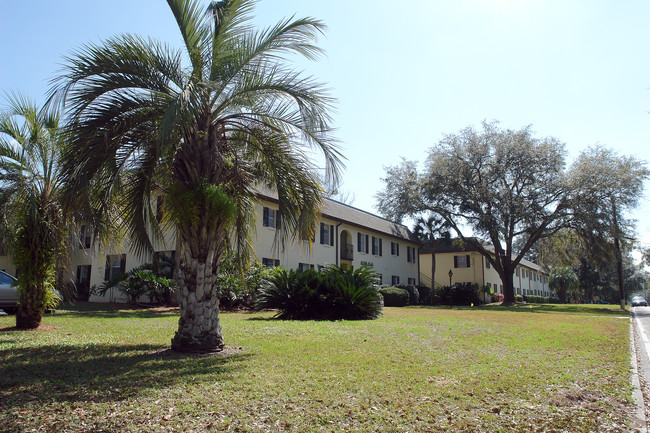 Victoria Villas Apartments in Ocala, FL - Building Photo - Building Photo