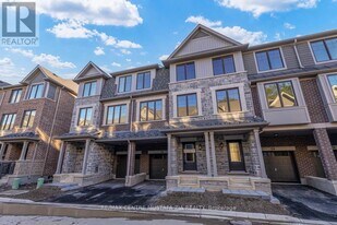 26 Folcroft St in Brampton, ON - Building Photo