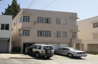 5922 Camden St in Oakland, CA - Building Photo - Building Photo