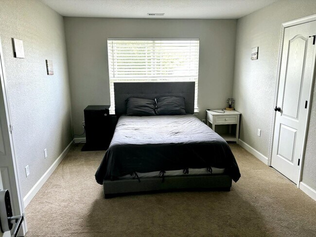 1823 Shell Rd in Hampton, VA - Foto de edificio - Building Photo