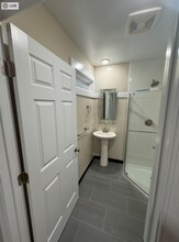 147 Linden Ave in Hampton, VA - Building Photo - Building Photo