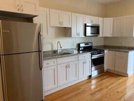 16 Chelsea St in Boston, MA - Building Photo