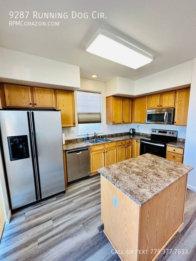 9287 Running Dog Cir in Reno, NV - Building Photo - Building Photo