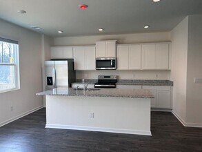 1253 Cades Walk in Lawrenceville, GA - Building Photo - Building Photo