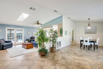8148 SE Coconut St in Hobe Sound, FL - Building Photo - Building Photo