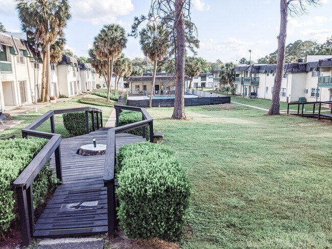 property at 2325 W Pensacola St