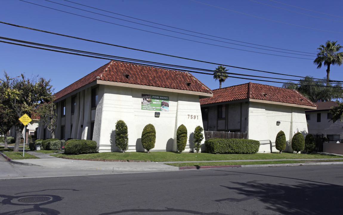 7591 Franklin in Buena Park, CA - Foto de edificio