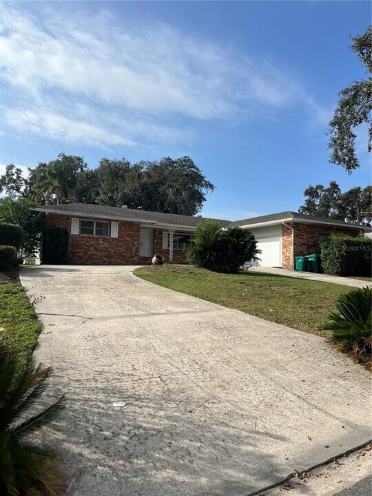812 Northside Dr in Mount Dora, FL - Building Photo