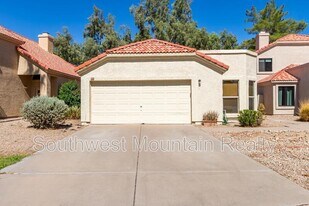 541 N Granite St in Gilbert, AZ - Building Photo