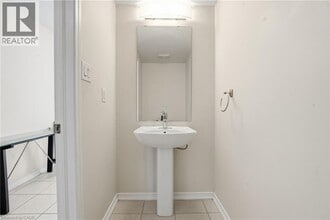 220 Powell Road in Brantford, ON - Building Photo - Building Photo