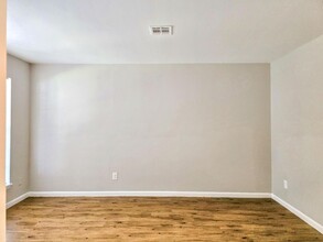 5922 Densmore Dr in Houston, TX - Building Photo - Building Photo