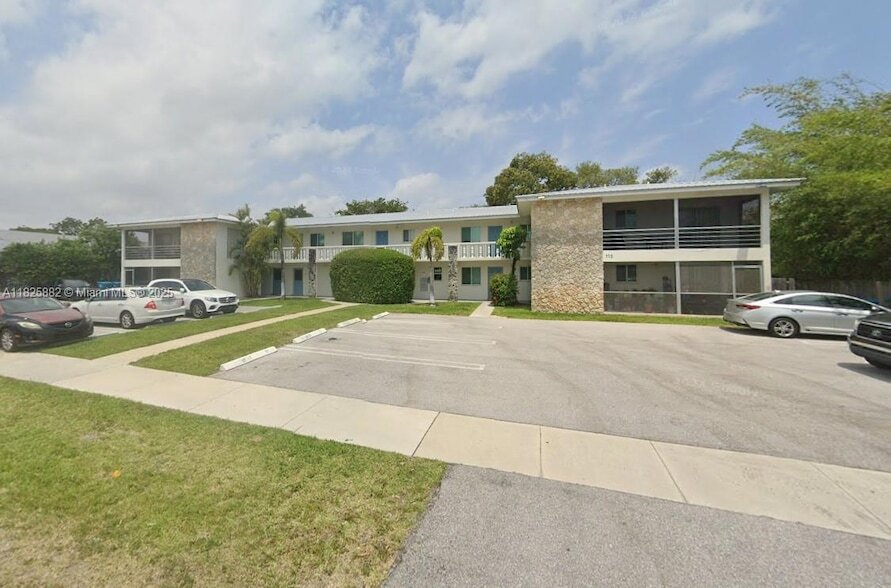 115 SW 1st Ave, Unit 10 in Boynton Beach, FL - Building Photo