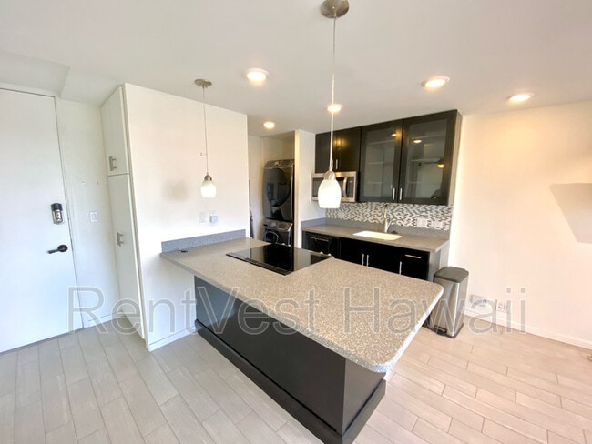 property at 320 Lili?uokalani Ave