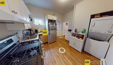 224 Banks St, Unit 1 in Cambridge, MA - Building Photo - Building Photo