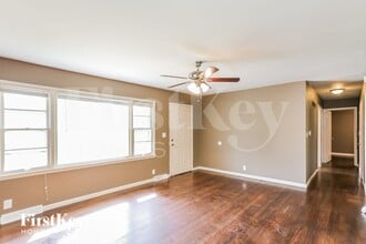 8700 E 87th St in Raytown, MO - Foto de edificio - Building Photo