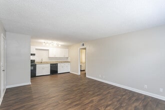 Parkview Flats Apartments in Murfreesboro, TN - Building Photo - Building Photo