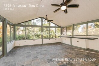 2596 Pheasant Run Dr in Maryland Heights, MO - Building Photo - Building Photo