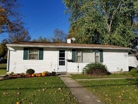 422 West Fulton Street in Homer, MI - Building Photo