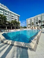 5161 Collins Ave, Unit 615 in Miami Beach, FL - Building Photo